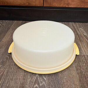 Vintage Tupperware 10” Pie Carrier – Harvest Gold